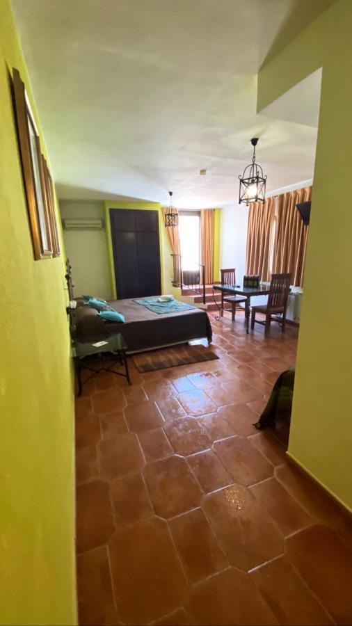 Hotel Rural La Posada De Las Cigueenas Jerez De Los Caballeros Dış mekan fotoğraf