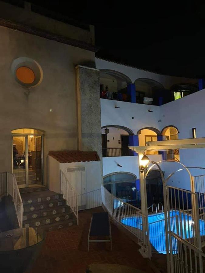 Hotel Rural La Posada De Las Cigueenas Jerez De Los Caballeros Dış mekan fotoğraf