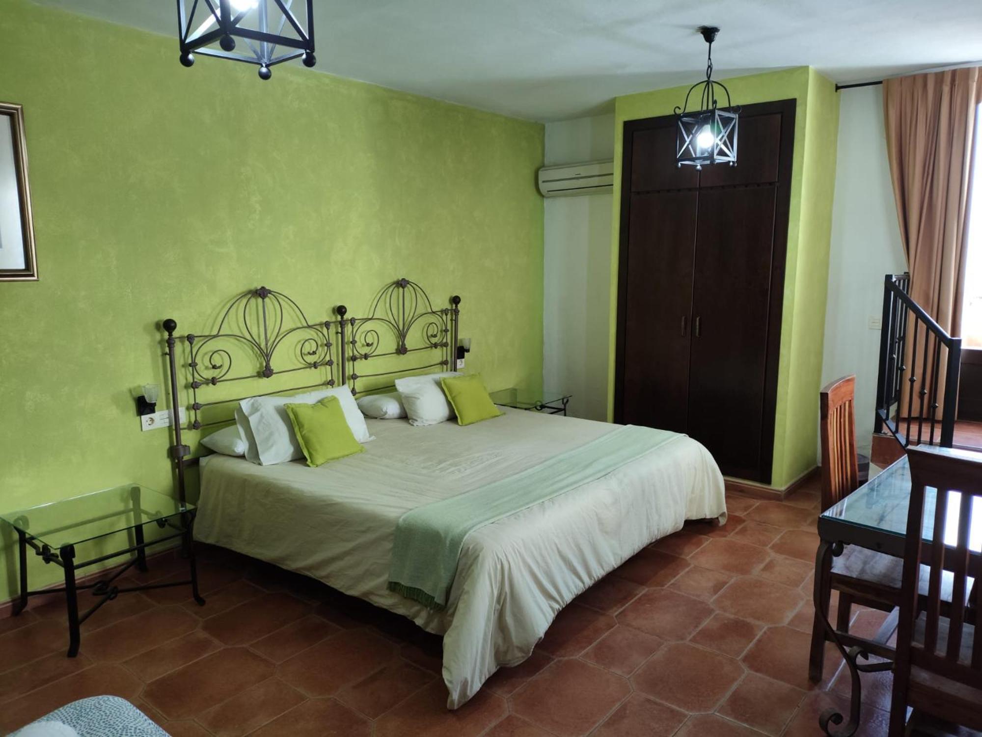 Hotel Rural La Posada De Las Cigueenas Jerez De Los Caballeros Dış mekan fotoğraf